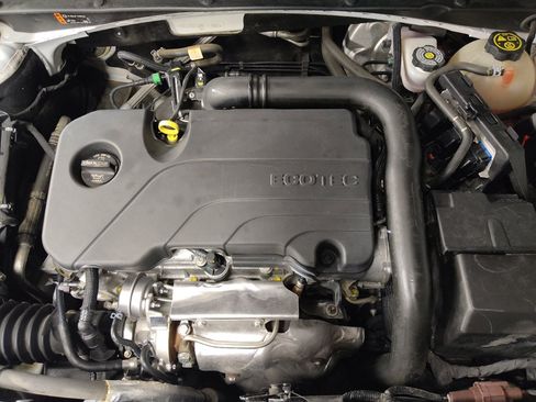 Used 2022 Chevrolet Malibu LT FWD image 30