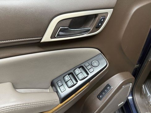 Used 2020 GMC Yukon XL Denali AWD/4WD image 32