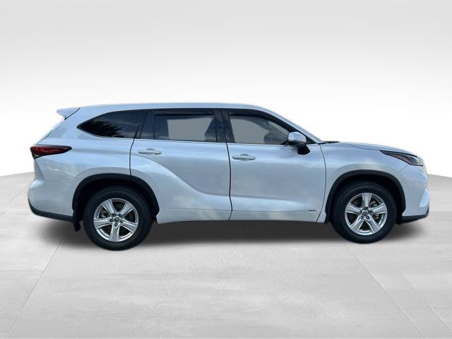 Used 2022 Toyota Highlander LE AWD/4WD image 14