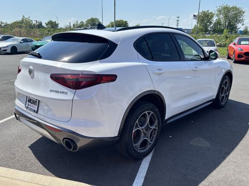 Used 2022 Alfa Romeo Stelvio Ti w/ Active Assist Plus Package AWD/4WD image 10