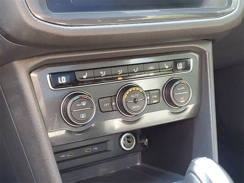 Used 2021 Volkswagen Tiguan SE R-Line image 28