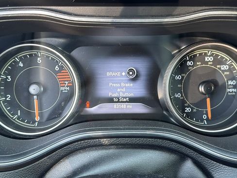 Used 2019 Jeep Cherokee Limited FWD image 6