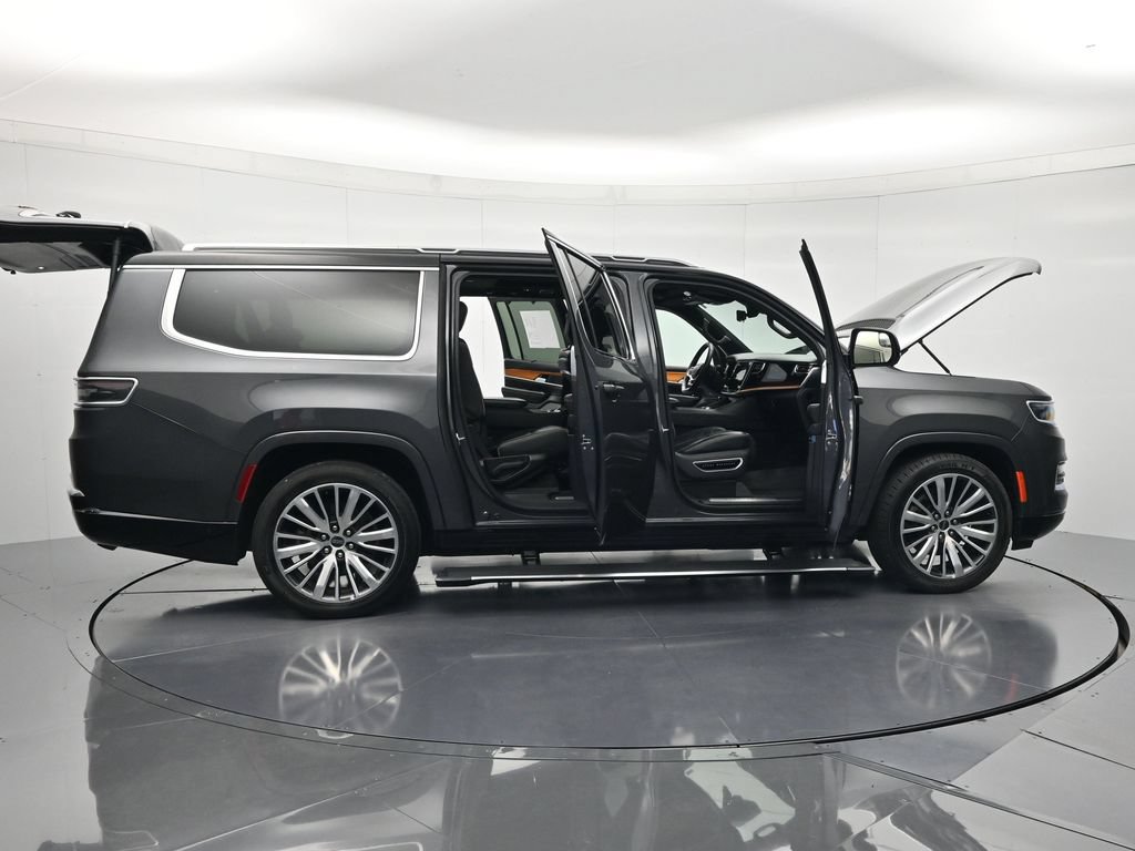 Used 2024 Jeep Grand Wagoneer L Series III AWD/4WD image 51