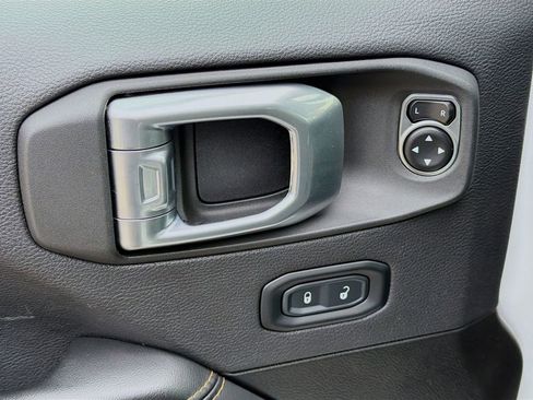 Used 2024 Jeep Wrangler Sahara image 24