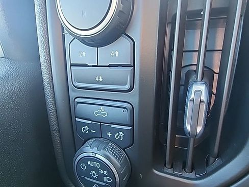 Used 2021 Chevrolet Silverado 2500 Custom w/ Custom Value Package image 15