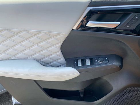 New 2025 Mitsubishi Outlander SEL image 18