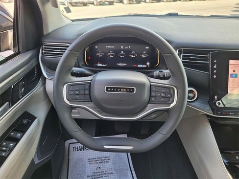 Used 2024 Jeep Wagoneer Series II image 17