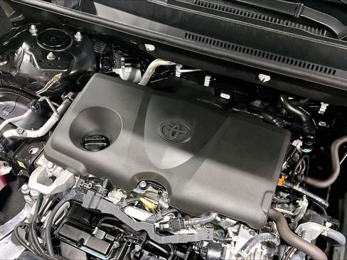 Used 2025 Toyota RAV4 XLE image 33