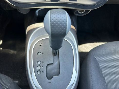 Used 2014 Nissan Juke S FWD image 59