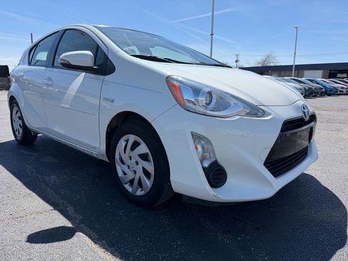 Used 2015 Toyota Prius C Two image 4