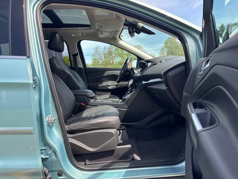 Used 2013 Ford Escape Titanium w/ Parking Technology Pkg AWD/4WD image 12
