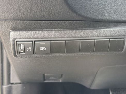 Used 2025 Toyota Corolla LE FWD image 22