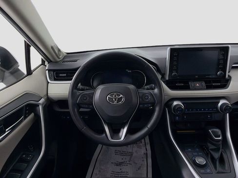 Used 2020 Toyota RAV4 Limited image 24