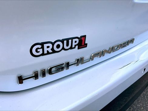 Used 2023 Toyota Highlander Limited AWD/4WD image 10