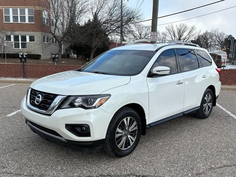 Used 2020 Nissan Pathfinder SV FWD image 13