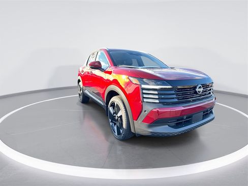 New 2025 Nissan Kicks SR image 2