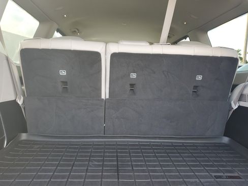 Used 2022 Jeep Wagoneer Series III w/ Convenience Group I image 11