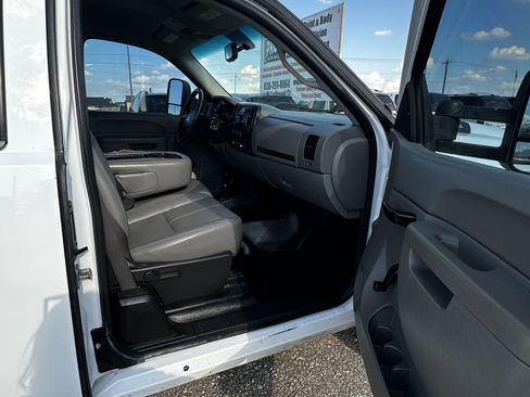 Used 2013 Chevrolet Silverado 3500 W/T image 16