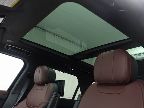 New 2025 Land Rover Range Rover Sport Autobiography image 9