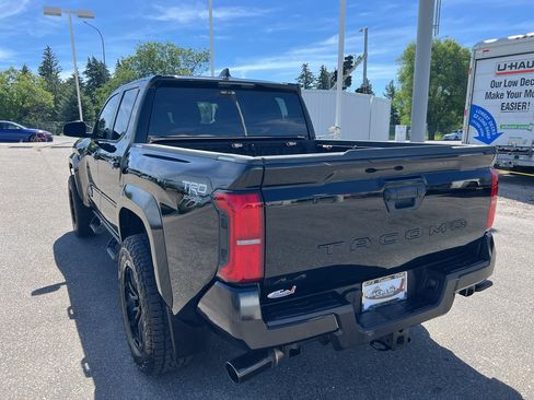 Used 2024 Toyota Tacoma TRD Sport AWD/4WD image 3