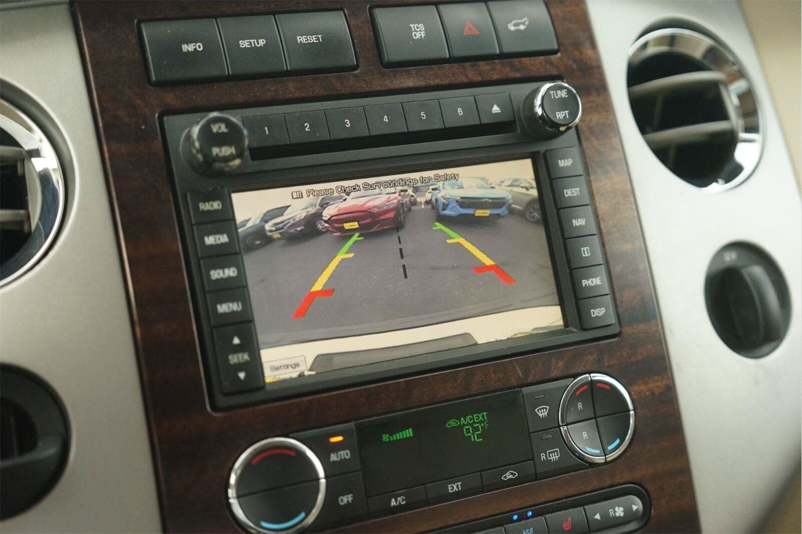 Used 2013 Ford Expedition XLT RWD image 28
