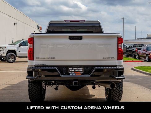 Used 2025 Chevrolet Silverado 2500 Custom w/ Custom Value Package image 7