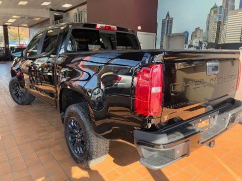 Used 2022 Chevrolet Colorado Z71 w/ Safety Package AWD/4WD image 6