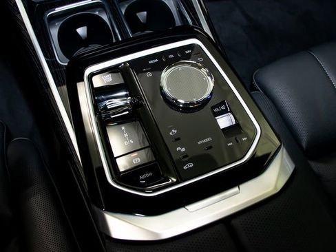 Used 2026 BMW 740i xDrive w/ Executive Package AWD/4WD image 20