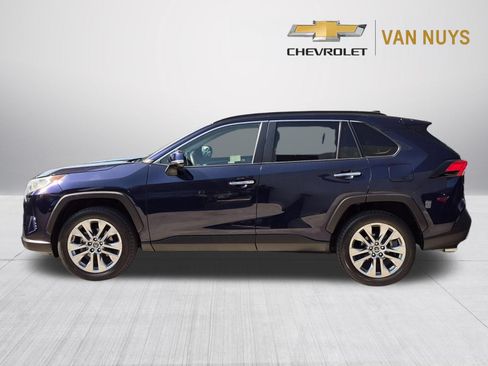 Used 2019 Toyota RAV4 Limited w/ Advanced Technology Package FWD image 8
