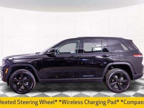 New 2025 Jeep Grand Cherokee Altitude image 14