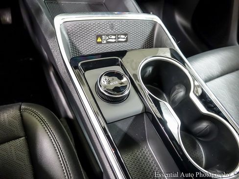 New 2026 Chevrolet Equinox LT w/ Convenience Package II image 18