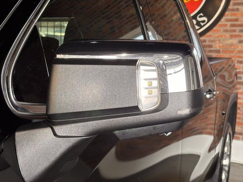 Used 2022 GMC Sierra 1500 Denali w/ Denali Reserve Package image 16