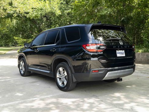 Used 2025 Honda Pilot EX-L image 7