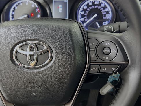 Used 2024 Toyota Camry SE image 20