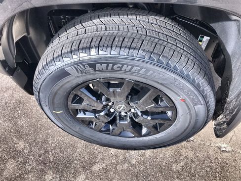 Used 2026 Nissan Frontier SV w/ All-Weather Content Package image 10