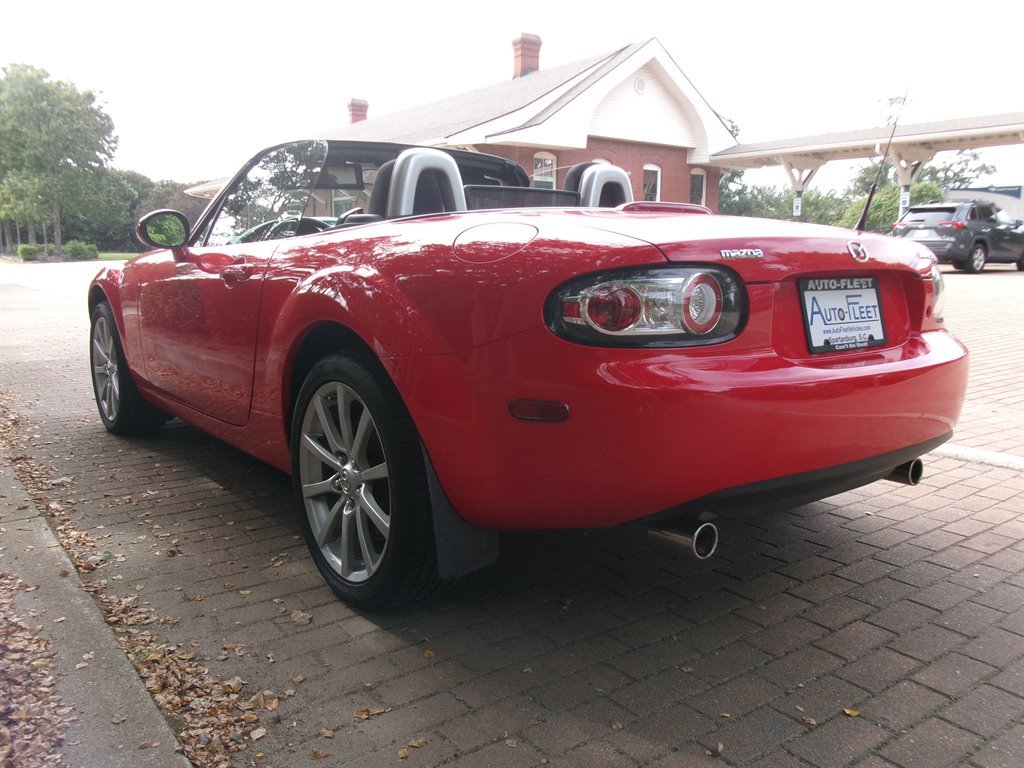 Used 2006 MAZDA MX-5 Miata Sport RWD image 8