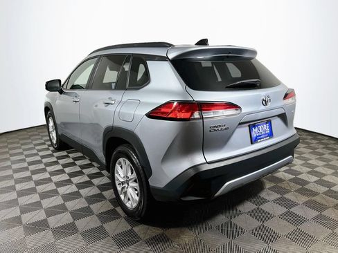 Certified 2025 Toyota Corolla Cross LE FWD image 5