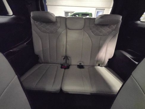 Used 2021 Hyundai Palisade Calligraphy image 23