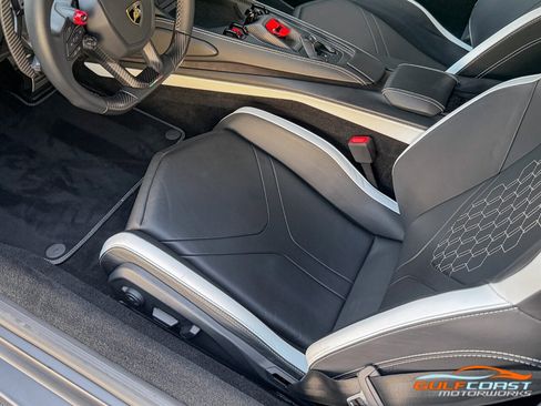 Used 2024 Lamborghini Revuelto AWD/4WD image 26