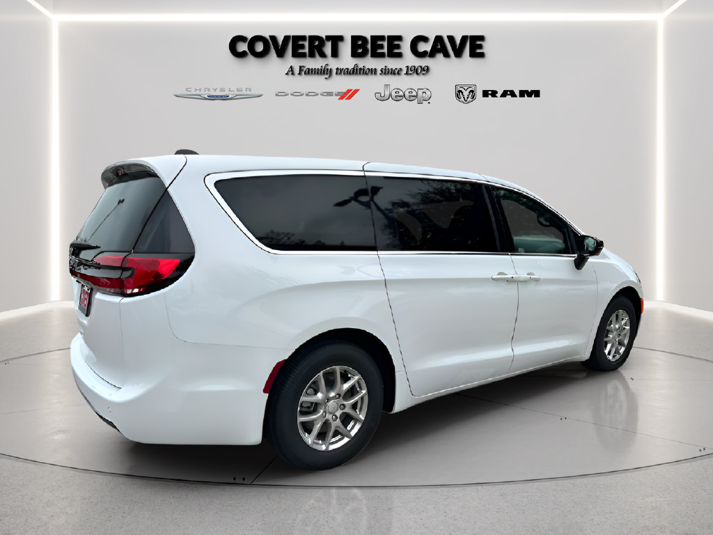 New 2027 Chrysler Pacifica Select FWD image 14