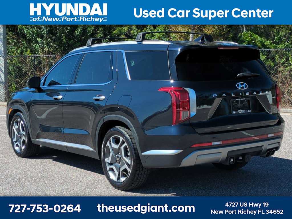 Used 2023 Hyundai Palisade Limited AWD/4WD image 3