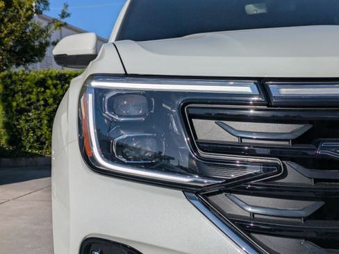New 2026 Volkswagen Atlas Cross Sport SEL Premium R-Line AWD/4WD image 8