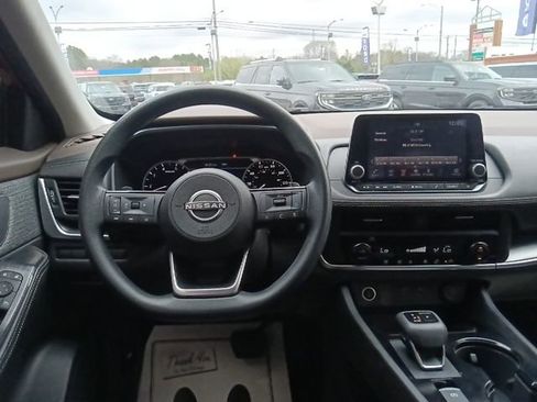 Used 2023 Nissan Rogue SV FWD image 26