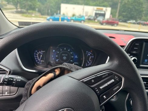 Used 2020 Hyundai Santa Fe SEL AWD/4WD image 7