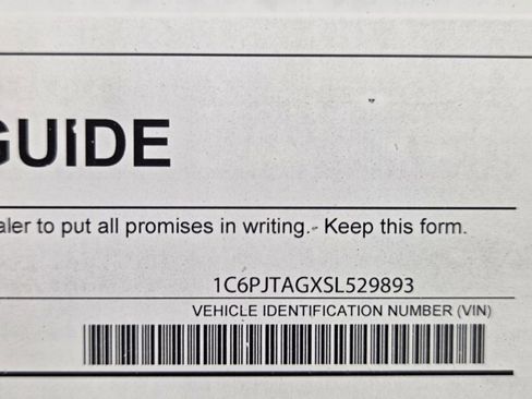 Certified 2025 Jeep Gladiator Sport image 33