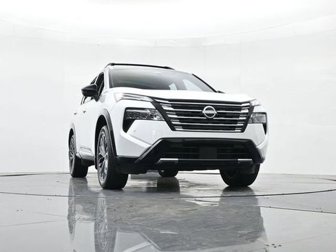 Used 2025 Nissan Rogue Platinum w/ Platinum Premium Package FWD image 38