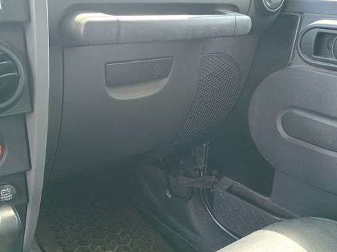 Used 2008 Jeep Wrangler X AWD/4WD image 12