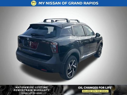 New 2026 Nissan Kicks SV w/ Charging Package FWD image 5