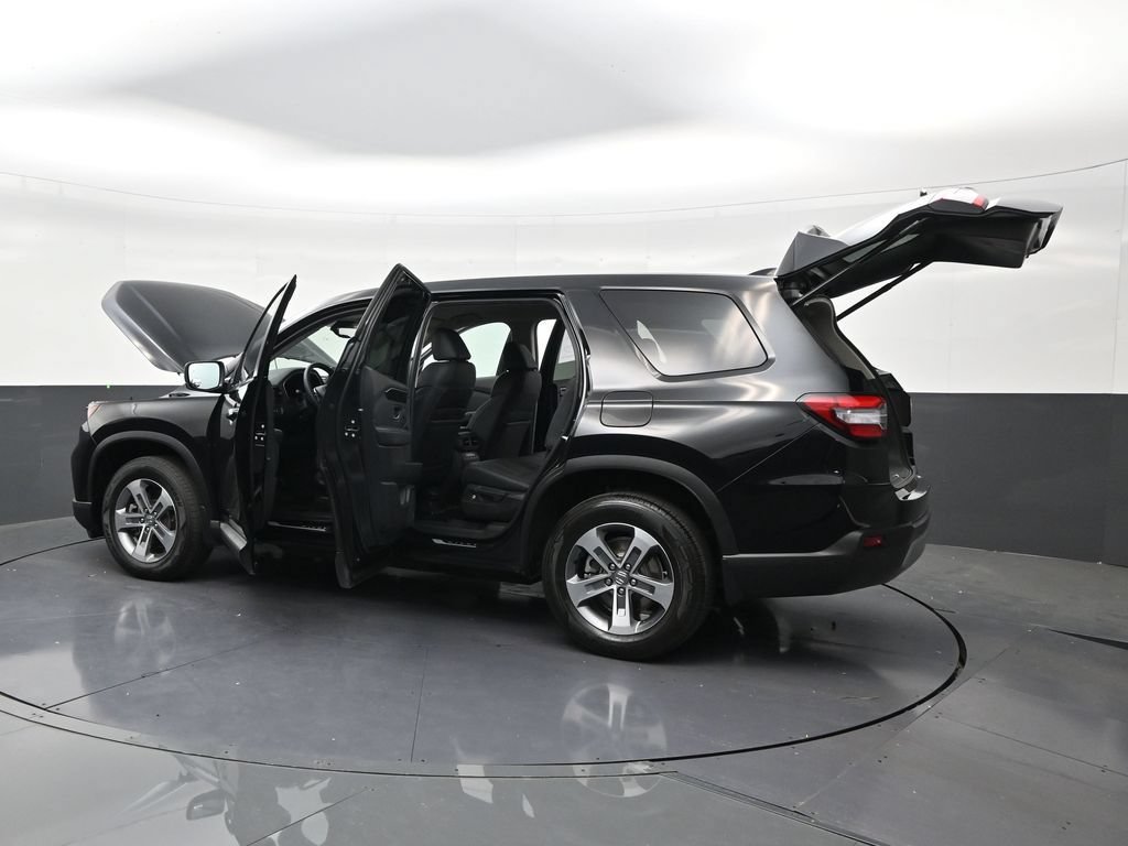 Used 2025 Honda Pilot EX-L image 31