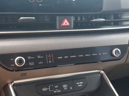 New 2026 Kia Carnival EX FWD image 15